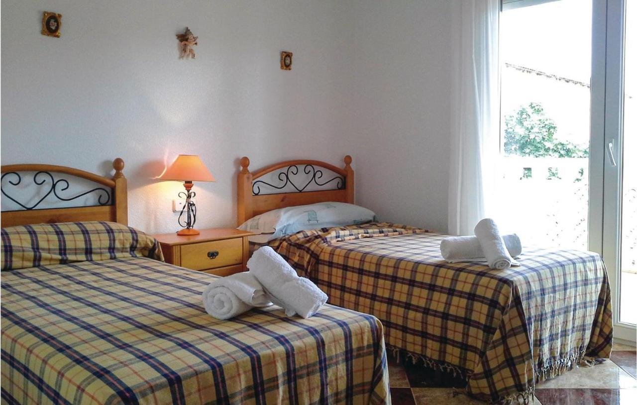 Awesome Home In Portman With Kitchen エクステリア 写真